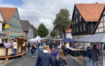 Honigkuchen-Senf-Fest lockt Jung und Alt nach Eldagsen