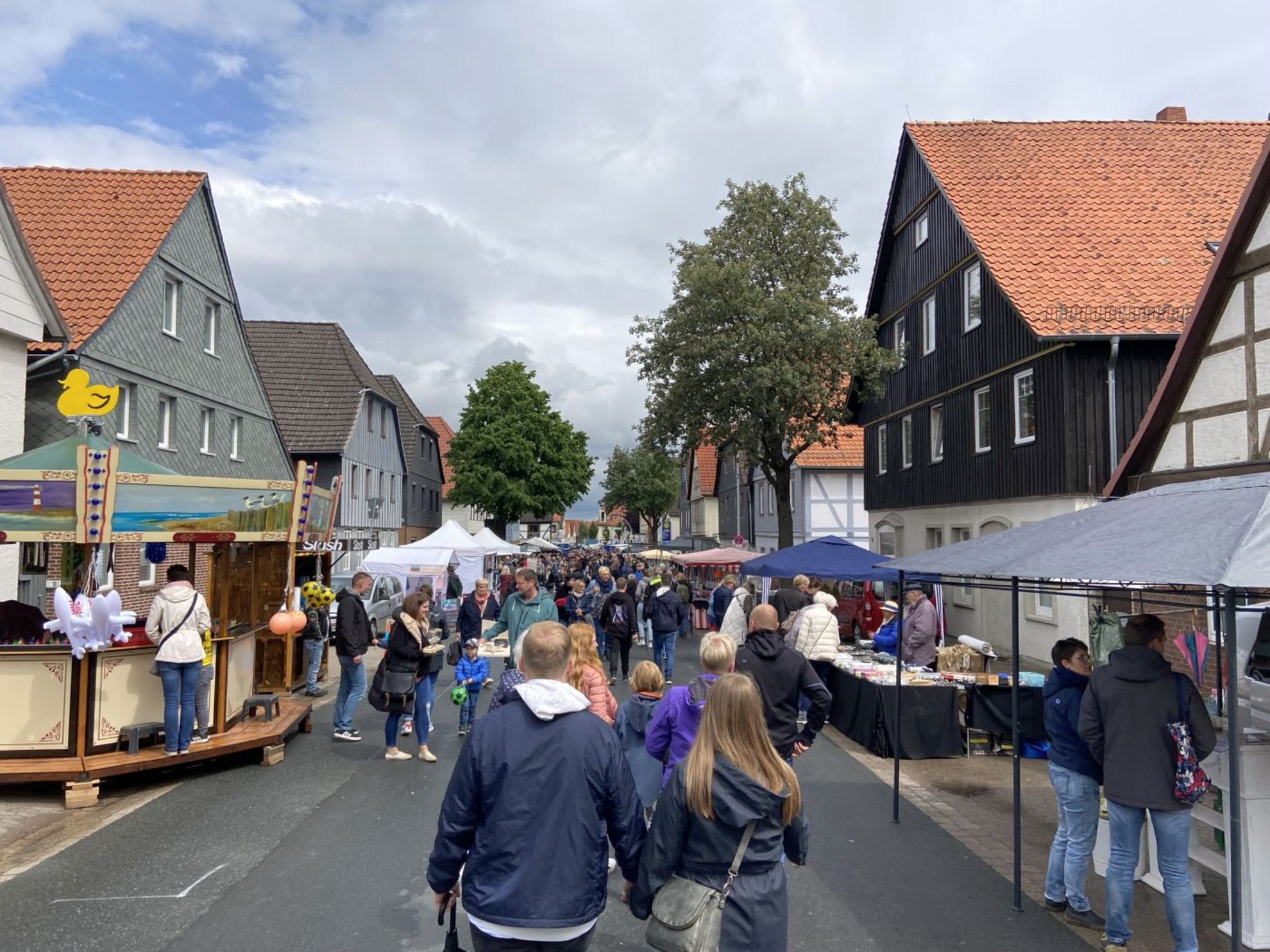 Honigkuchen-Senf-Fest lockt Jung und Alt nach Eldagsen
