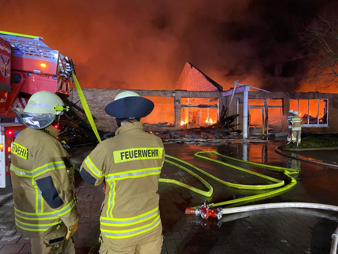 Vollbrand: Sonderpreis Baumarkt in Eldagsen steht in Flammen